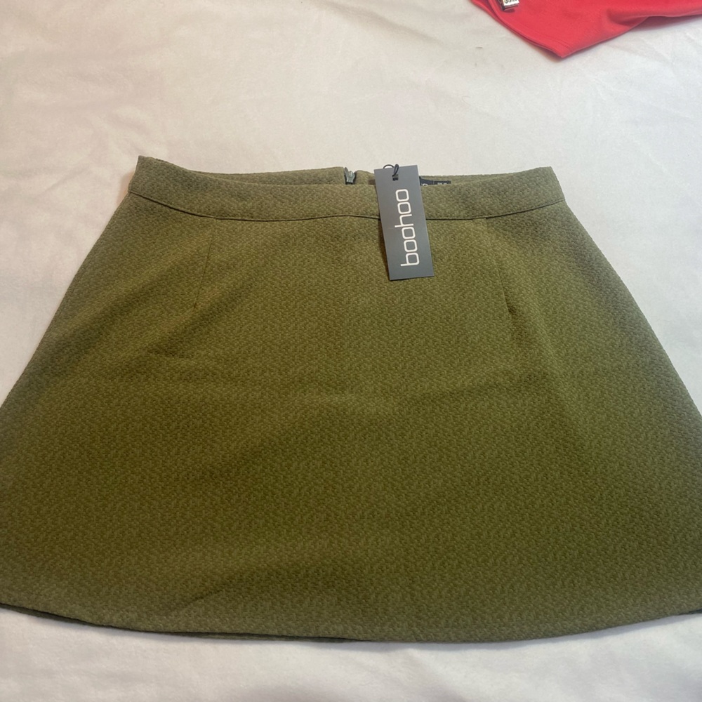 NWT a-line boohoo skirt size 10